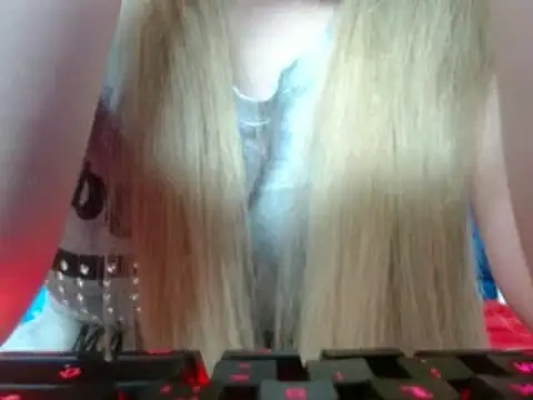 69liamilk69 online show from 03/16/25, 06:20