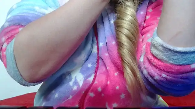 69liamilk69 online show from 09/18/25, 06:59