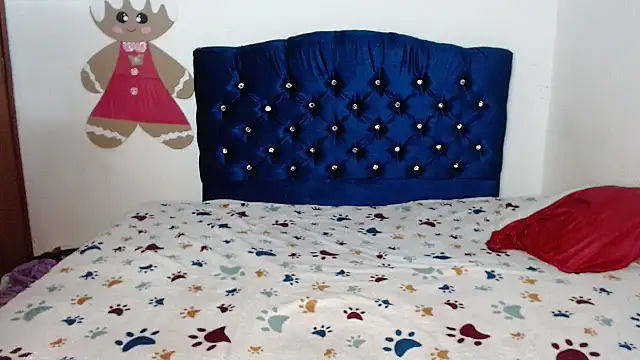 69liamilk69 online show from 11/21/25, 04:33