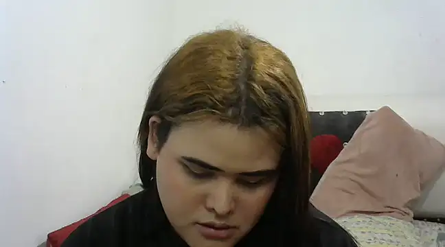 Snapshot of antonellasex1998 chatting on 12/21/24, 05:03 antonellasex1998 online show from 12/21/24, 05:03