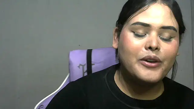 Snapshot of antonellasex1998 chatting on 11/15/25, 10:12 antonellasex1998 online show from 11/15/25, 10:12