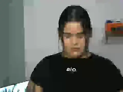 Snapshot of antonellasex1998 chatting on 01/11/26, 04:06 antonellasex1998 online show from 01/11/26, 04:06