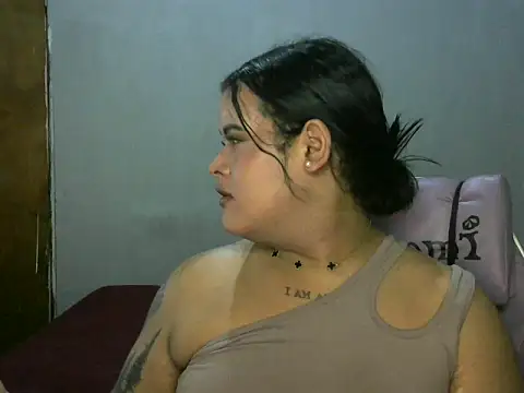 Snapshot of antonellasex1998 chatting on 04/19/26, 03:28 antonellasex1998 online show from 04/19/26, 03:28