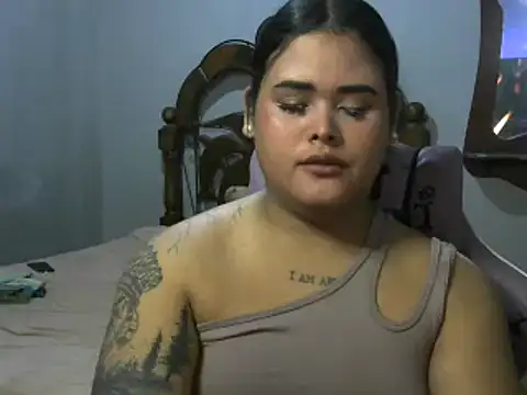 Snapshot of antonellasex1998 chatting on 04/21/26, 01:53 antonellasex1998 online show from 04/21/26, 01:53