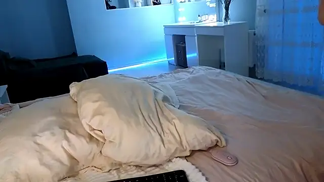 MissSiona online show from 12/16/24, 10:50