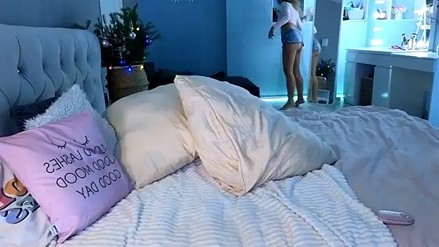 MissSiona online show from 12/18/24, 06:10