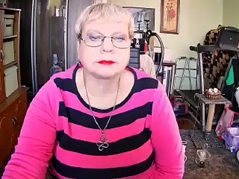 Snapshot of LOLA8888 chatting on 10/23/25, 10:36 LOLA8888 online show from 10/23/25, 10:36