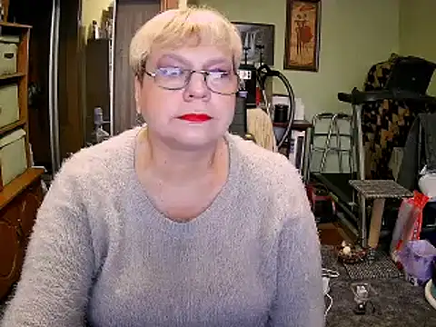 LOLA8888 online show from 10/27/25, 12:20