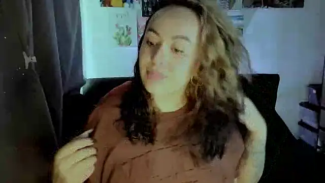 Snapshot of joan-star chatting on 01/15/26, 04:55 joan-star online show from 01/15/26, 04:55