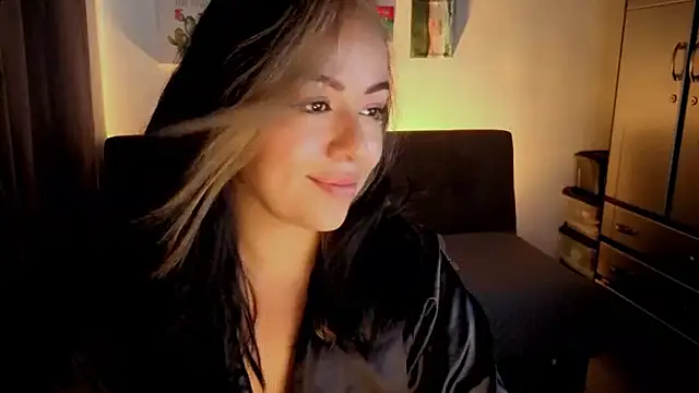 Snapshot of joan-star chatting on 02/13/26, 05:20 joan-star online show from 02/13/26, 05:20