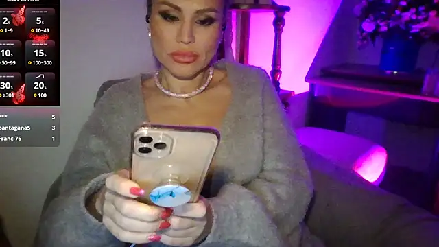 Snapshot of Radmila_Queen_ chatting on 12/10/24, 07:11 Radmila Queen online show from 12/10/24, 07:11