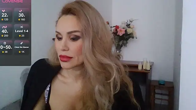 Snapshot of Radmila_Queen_ chatting on 01/17/25, 11:17 Radmila Queen online show from 01/17/25, 11:17