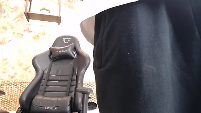 Snapshot of alexgiraldo_ chatting on 01/16/25, 11:15 alexgiraldo online show from 01/16/25, 11:15