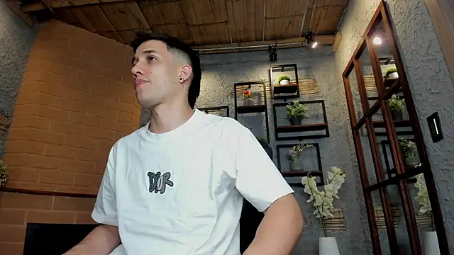 Snapshot of alexgiraldo_ chatting on 01/24/25, 11:26 alexgiraldo online show from 01/24/25, 11:26