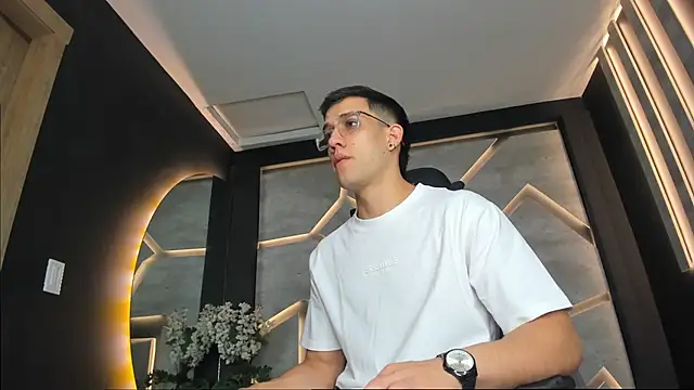 Snapshot of alexgiraldo_ chatting on 01/28/25, 11:17 alexgiraldo online show from 01/28/25, 11:17