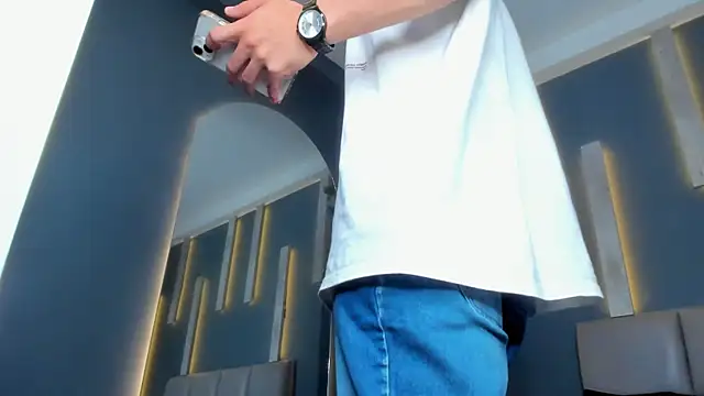 Snapshot of alexgiraldo_ chatting on 02/03/25, 02:34 alexgiraldo online show from 02/03/25, 02:34