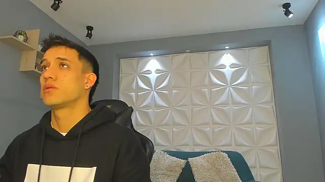 Snapshot of alexgiraldo_ chatting on 02/10/25, 11:25 alexgiraldo online show from 02/10/25, 11:25