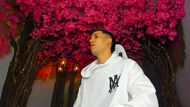 Snapshot of alexgiraldo_ chatting on 02/11/25, 02:24 alexgiraldo online show from 02/11/25, 02:24