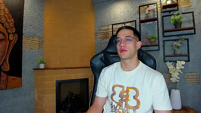 Snapshot of alexgiraldo_ chatting on 02/20/25, 11:20 alexgiraldo online show from 02/20/25, 11:20