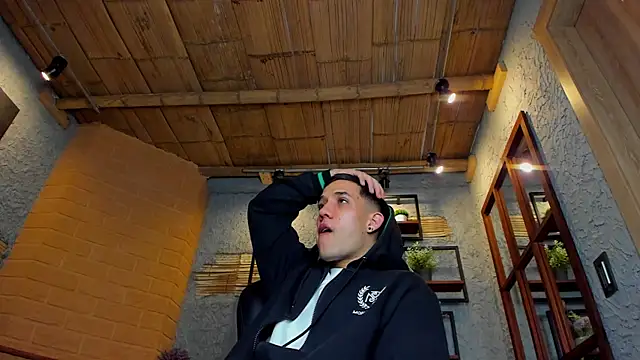 Snapshot of alexgiraldo_ chatting on 02/21/25, 02:38 alexgiraldo online show from 02/21/25, 02:38