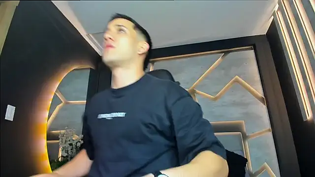 Snapshot of alexgiraldo_ chatting on 02/26/25, 11:20 alexgiraldo online show from 02/26/25, 11:20