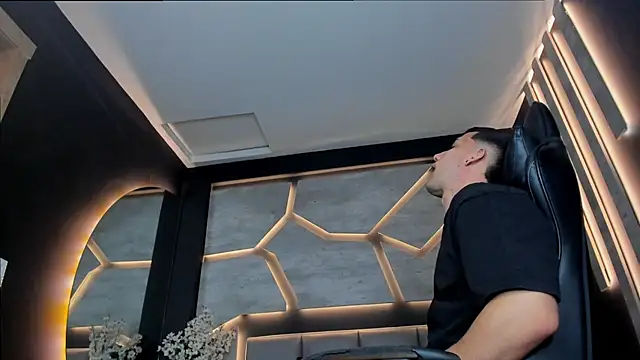 Snapshot of alexgiraldo_ chatting on 02/26/25, 02:46 alexgiraldo online show from 02/26/25, 02:46