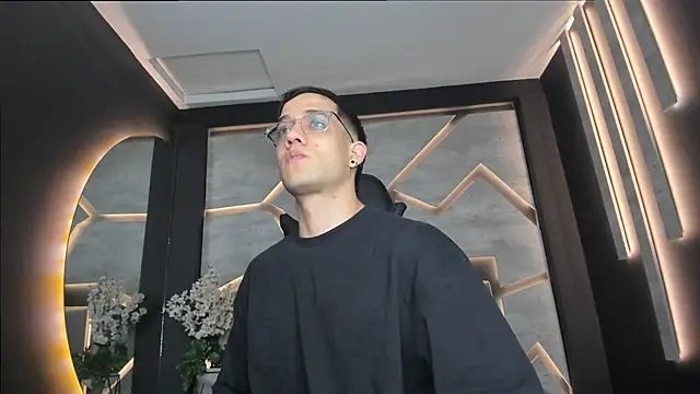 Snapshot of alexgiraldo_ chatting on 02/27/25, 11:20 alexgiraldo online show from 02/27/25, 11:20