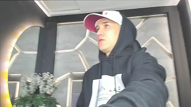 Snapshot of alexgiraldo_ chatting on 03/02/25, 11:18 alexgiraldo online show from 03/02/25, 11:18