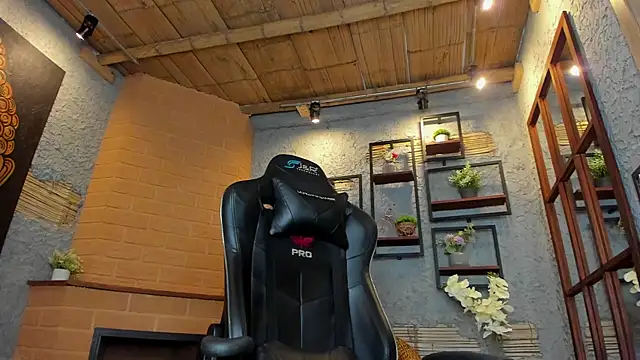 Snapshot of alexgiraldo_ chatting on 03/06/25, 06:16 alexgiraldo online show from 03/06/25, 06:16