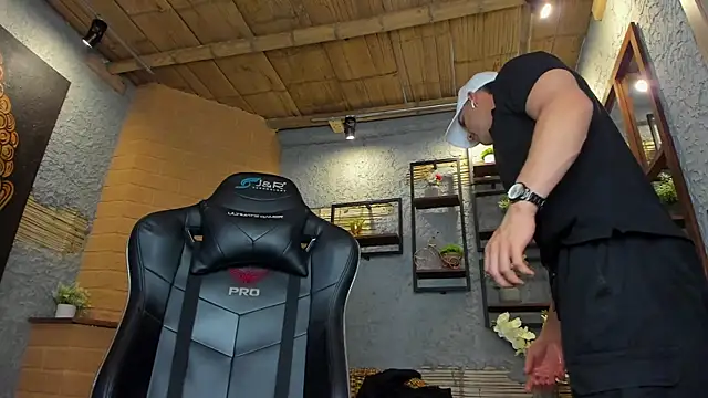 Snapshot of alexgiraldo_ chatting on 03/07/25, 06:00 alexgiraldo online show from 03/07/25, 06:00