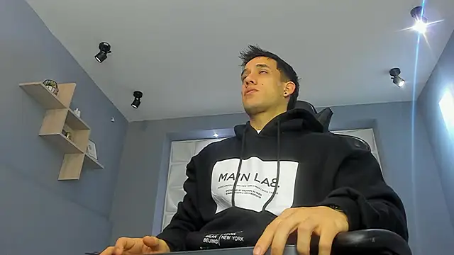 Snapshot of alexgiraldo_ chatting on 03/12/25, 11:20 alexgiraldo online show from 03/12/25, 11:20