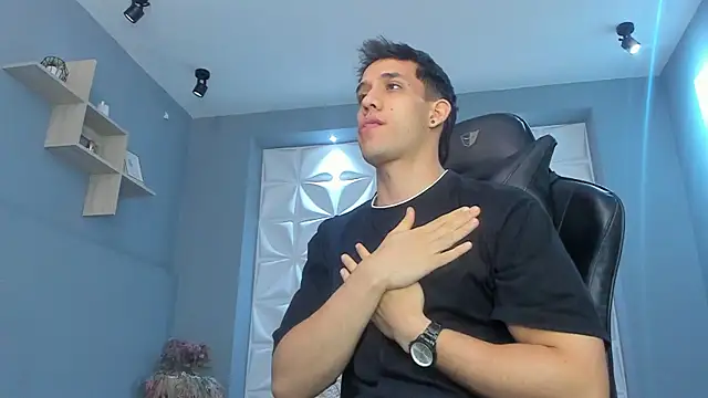 Snapshot of alexgiraldo_ chatting on 03/13/25, 02:33 alexgiraldo online show from 03/13/25, 02:33