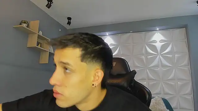 Snapshot of alexgiraldo_ chatting on 03/16/25, 11:16 alexgiraldo online show from 03/16/25, 11:16