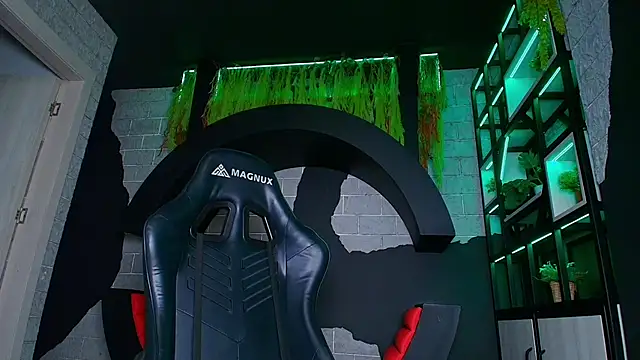 Snapshot of alexgiraldo_ chatting on 03/21/25, 11:22 alexgiraldo online show from 03/21/25, 11:22