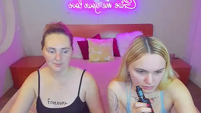 Snapshot of MagicEyess chatting on 11/28/25, 06:21 MagicEyess online show from 11/28/25, 06:21