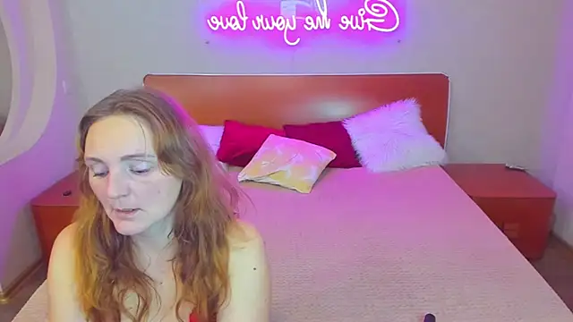 Snapshot of MagicEyess chatting on 12/15/25, 05:39 MagicEyess online show from 12/15/25, 05:39