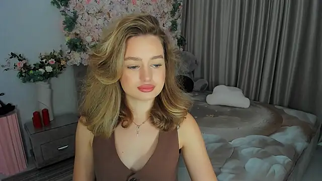 MiracleCurly online show from 09/08/25, 07:24