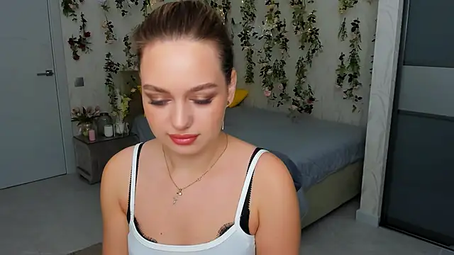 MiracleCurly online show from 09/28/25, 04:07