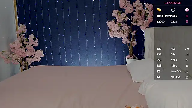 -Mirror-Girl- online show from 10/18/25, 04:37