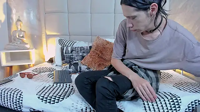 Hecatee 77 online show from 12/16/25, 06:13