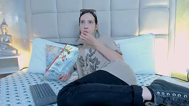 Hecatee 77 online show from 01/07/26, 08:00