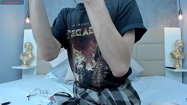 Hecatee 77 online show from 03/23/26, 07:18