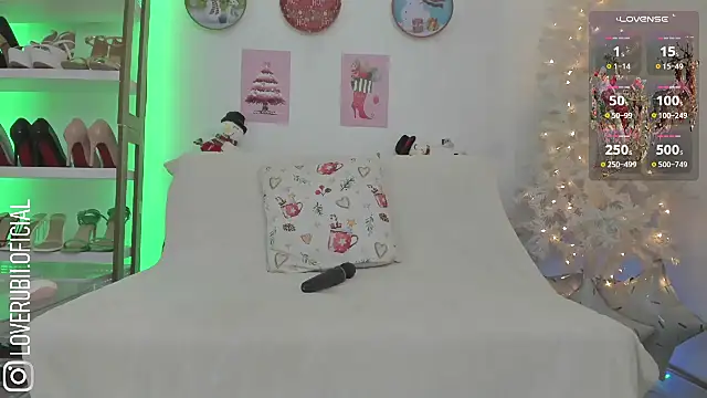 loverubii online show from 12/17/24, 04:23