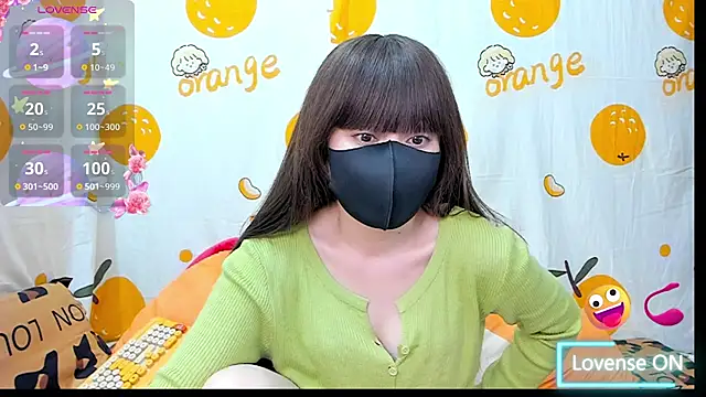 alonelove   online show from 12/18/25, 02:39