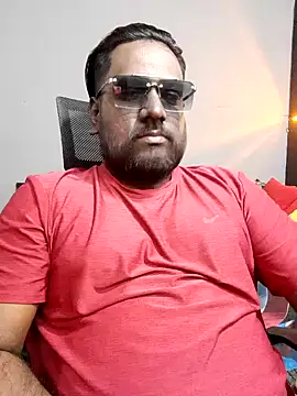 Rayansmith  online show from 02/05/25, 01:15