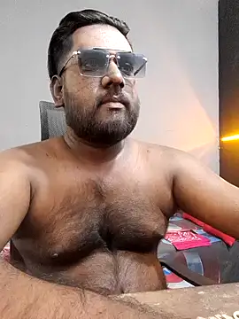 Rayansmith  online show from 02/05/25, 09:36