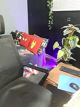 Rayansmith  online show from 10/20/25, 11:32