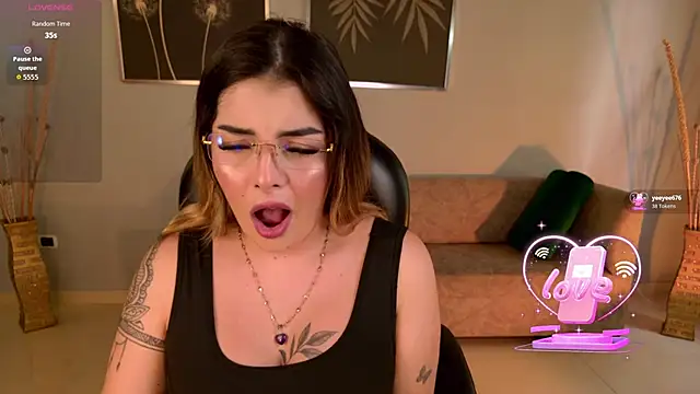 Snapshot of LisaMonroe_ chatting on 12/03/25, 07:56 LisaMonroe online show from 12/03/25, 07:56