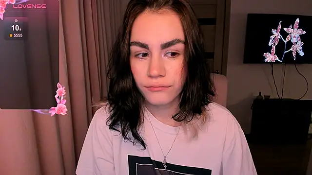 Snapshot of _selectrra chatting on 12/04/24, 02:26  selectrra online show from 12/04/24, 02:26