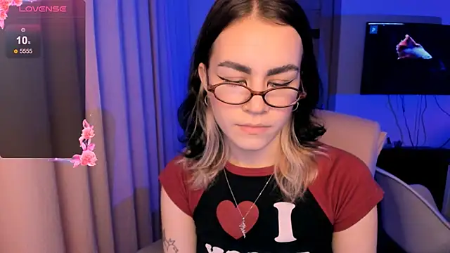 Snapshot of _selectrra chatting on 12/09/24, 04:26  selectrra online show from 12/09/24, 04:26